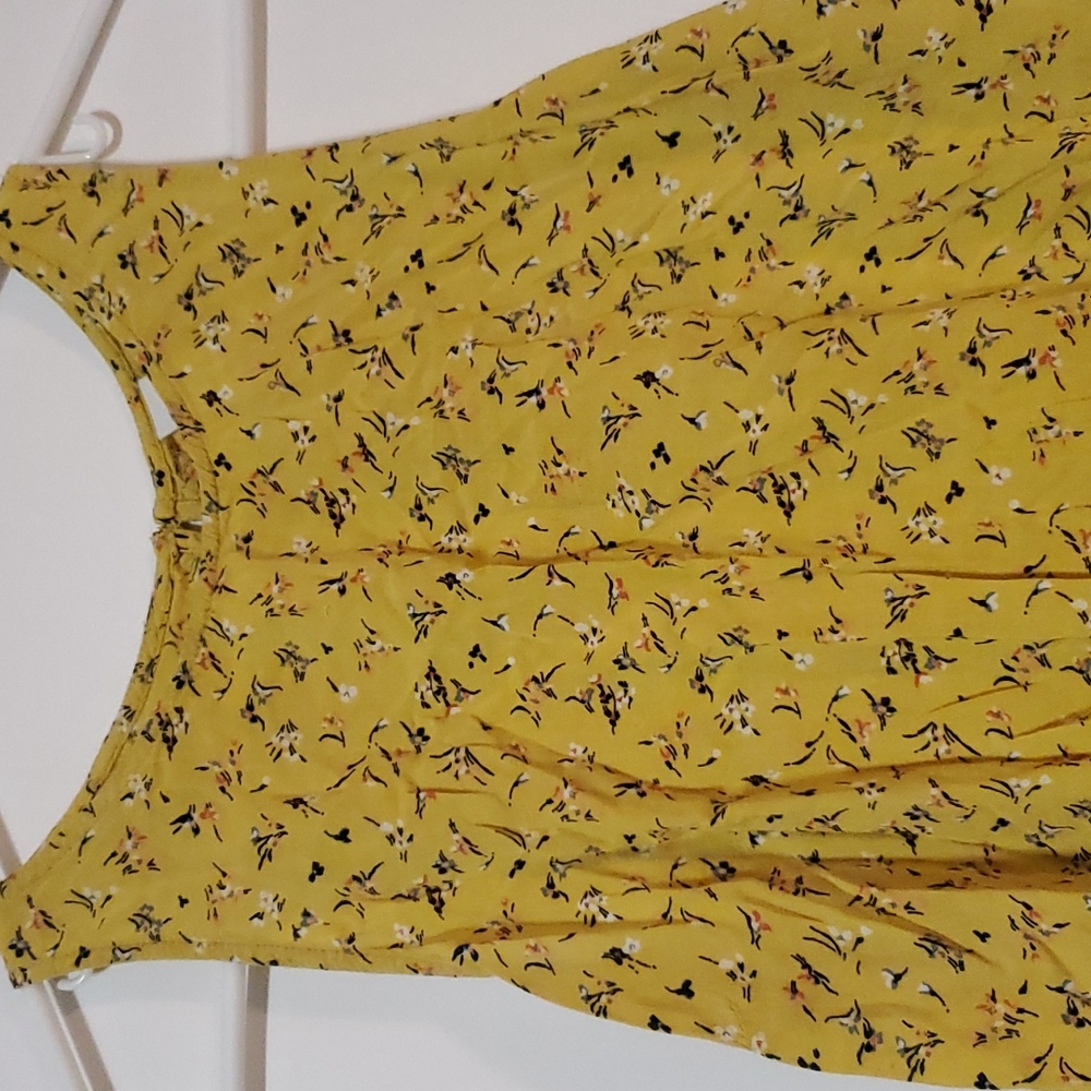 Old Navy Yellow Patterned top